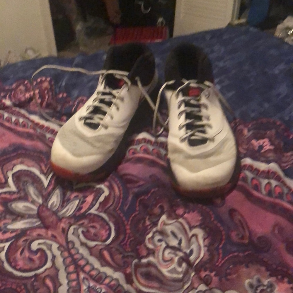 Nike air emergent